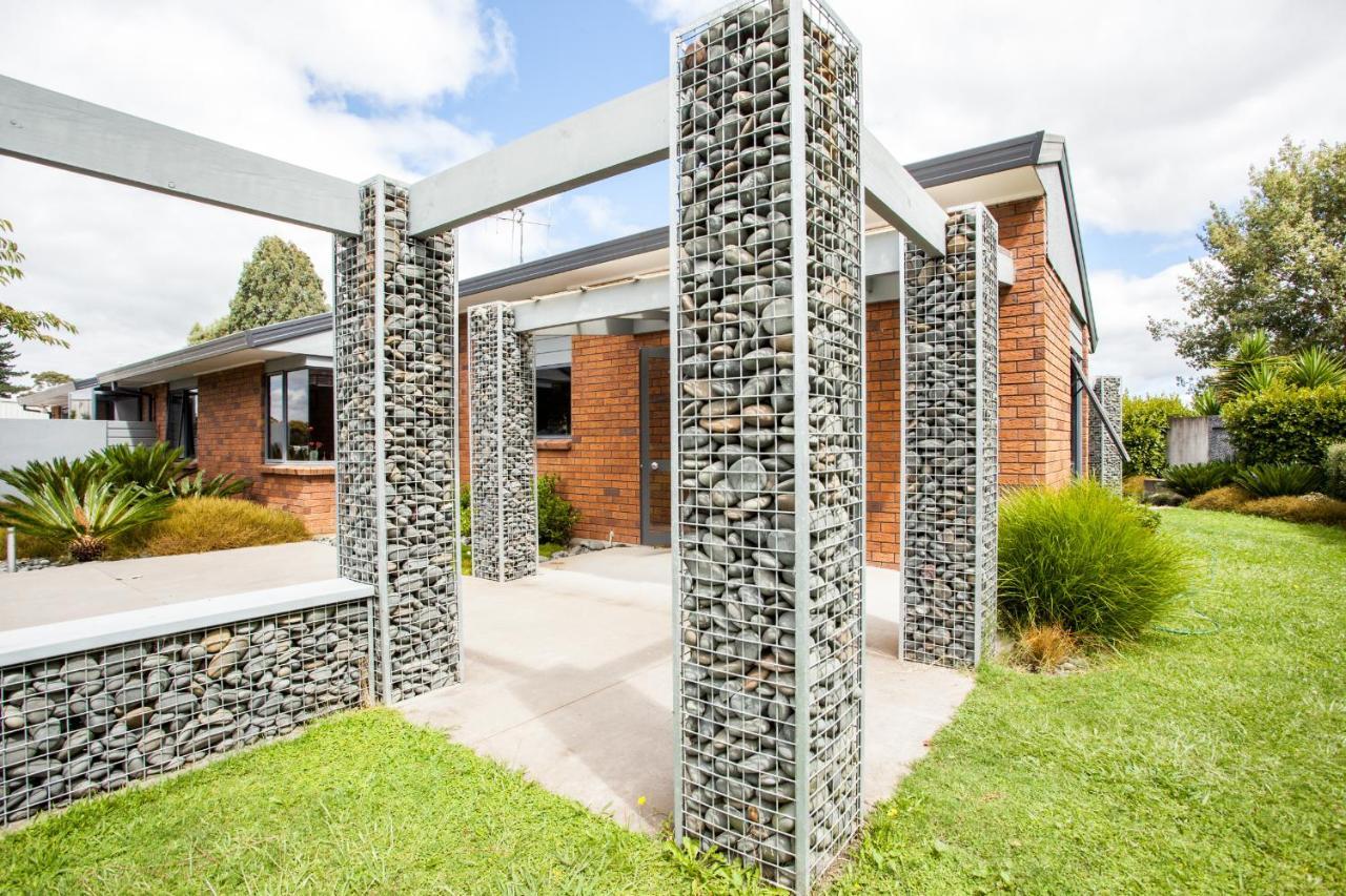 Unique Equestrian Lifestyle Bed & Breakfast Tamahere Exterior foto