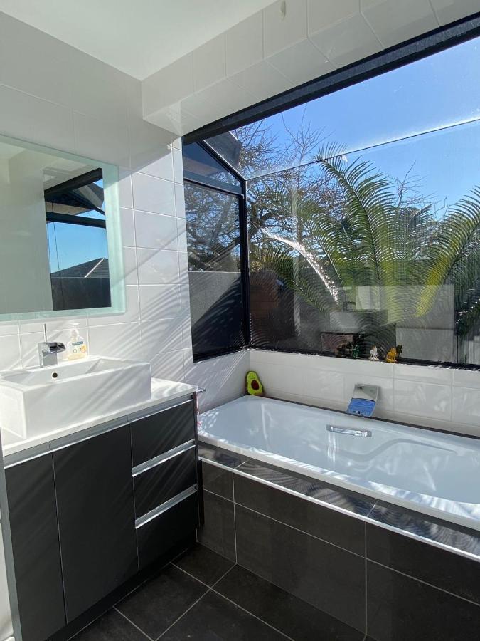 Unique Equestrian Lifestyle Bed & Breakfast Tamahere Exterior foto