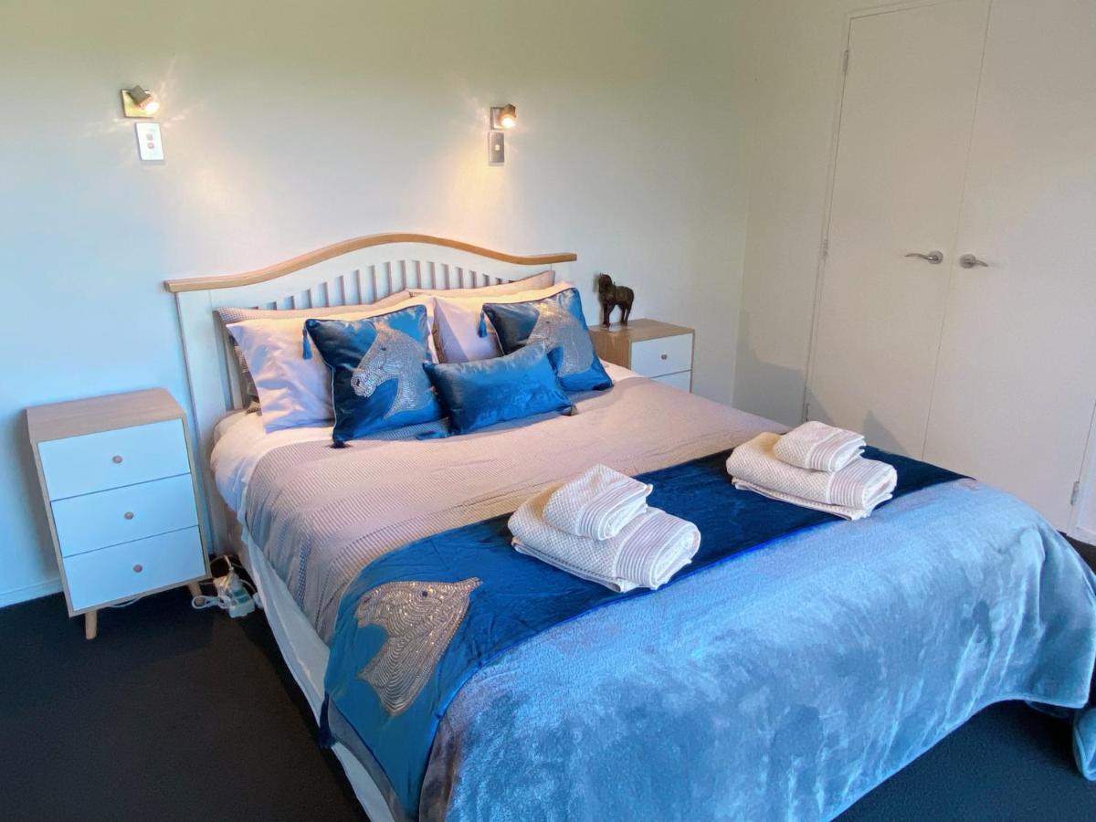 Unique Equestrian Lifestyle Bed & Breakfast Tamahere Exterior foto