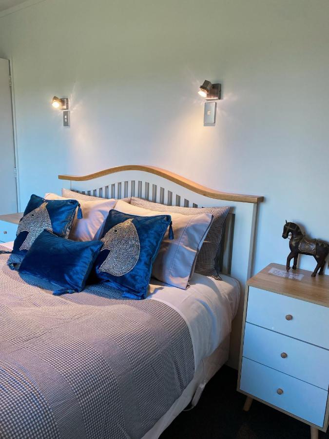 Unique Equestrian Lifestyle Bed & Breakfast Tamahere Exterior foto
